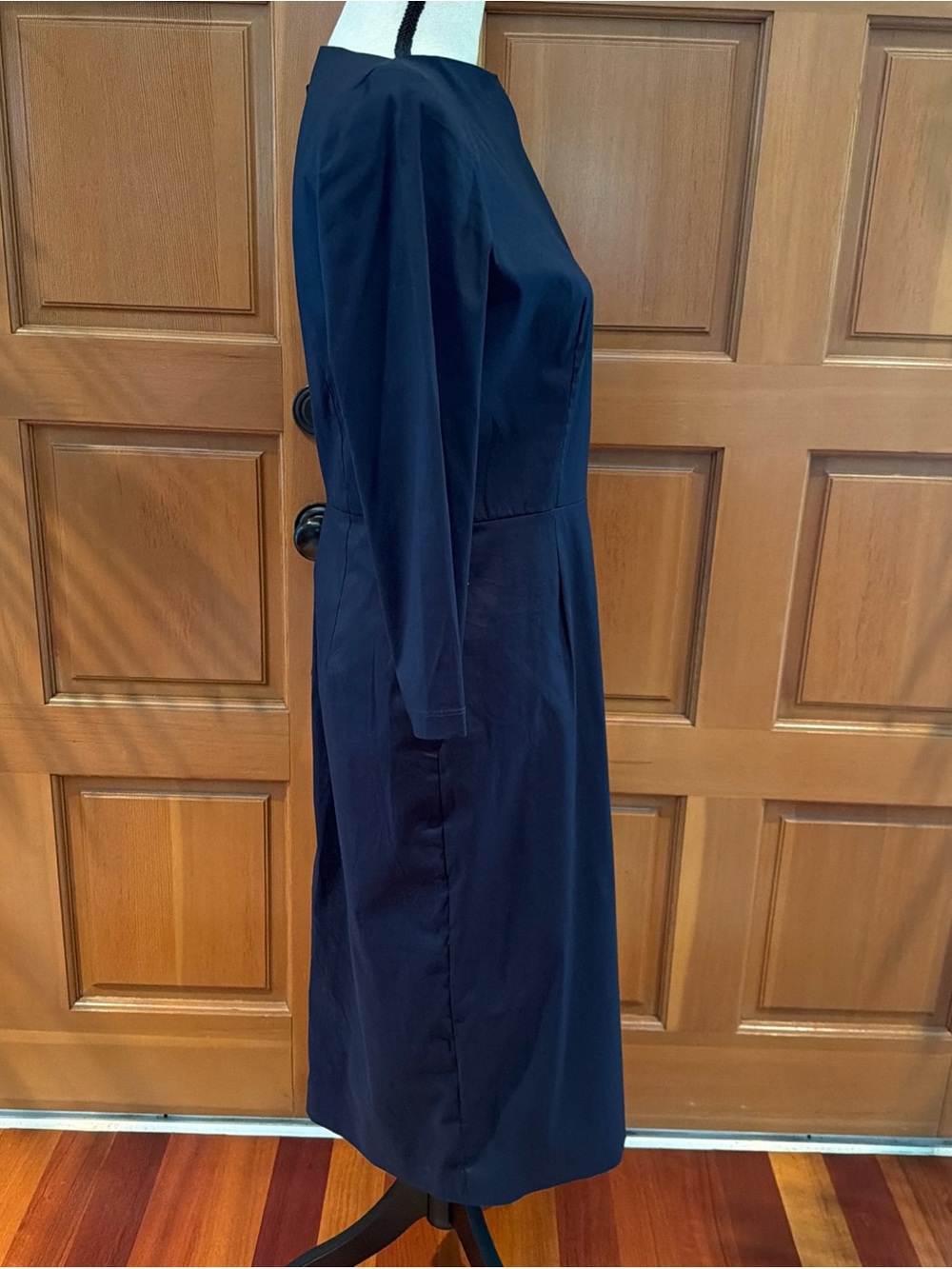 Prada Classic Navy Midi Dress with Three-Quarter Sleeves - Picture 6 of 16